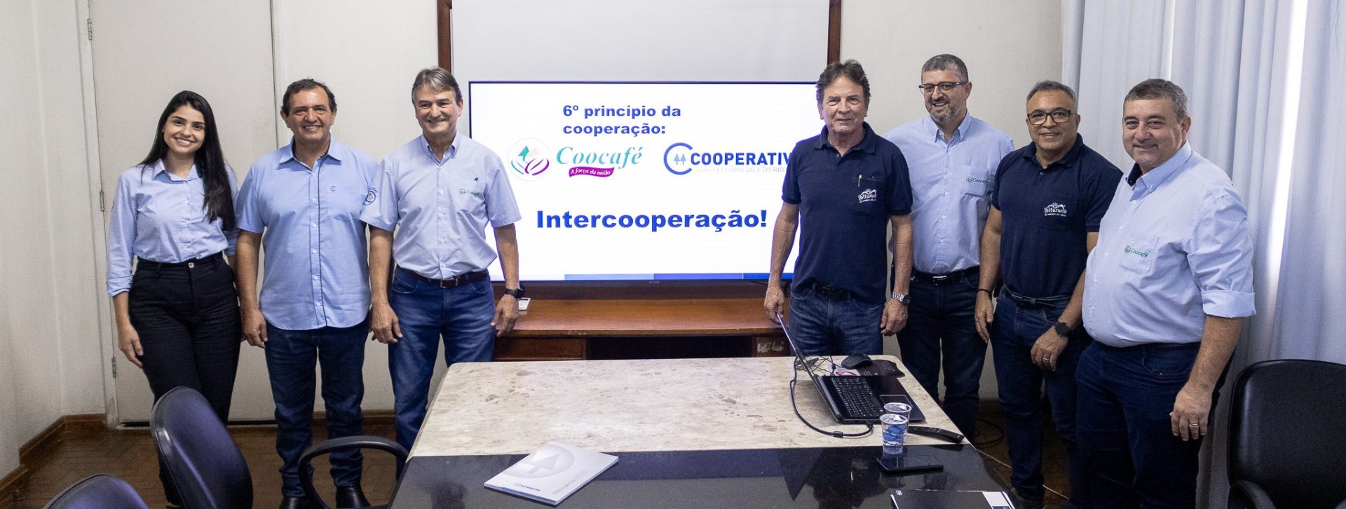Representantes da Coocafé visitam a Cooperativa Agropecuária Vale do Rio Doce